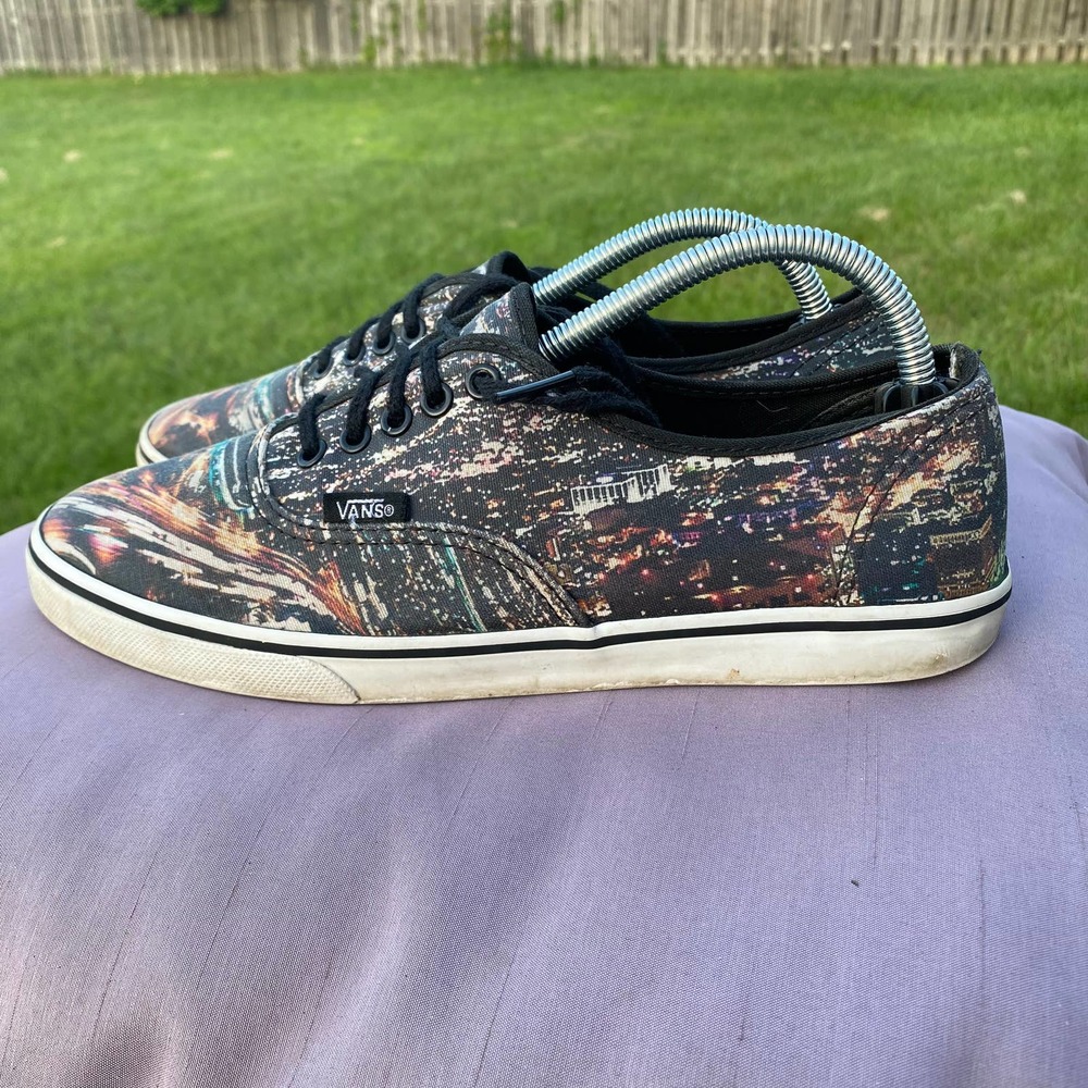 Vans Lo Graffiti City Lights Men's size 6/ Women's size 7.5 Skate Shoes T375 - Picture 3 of 9